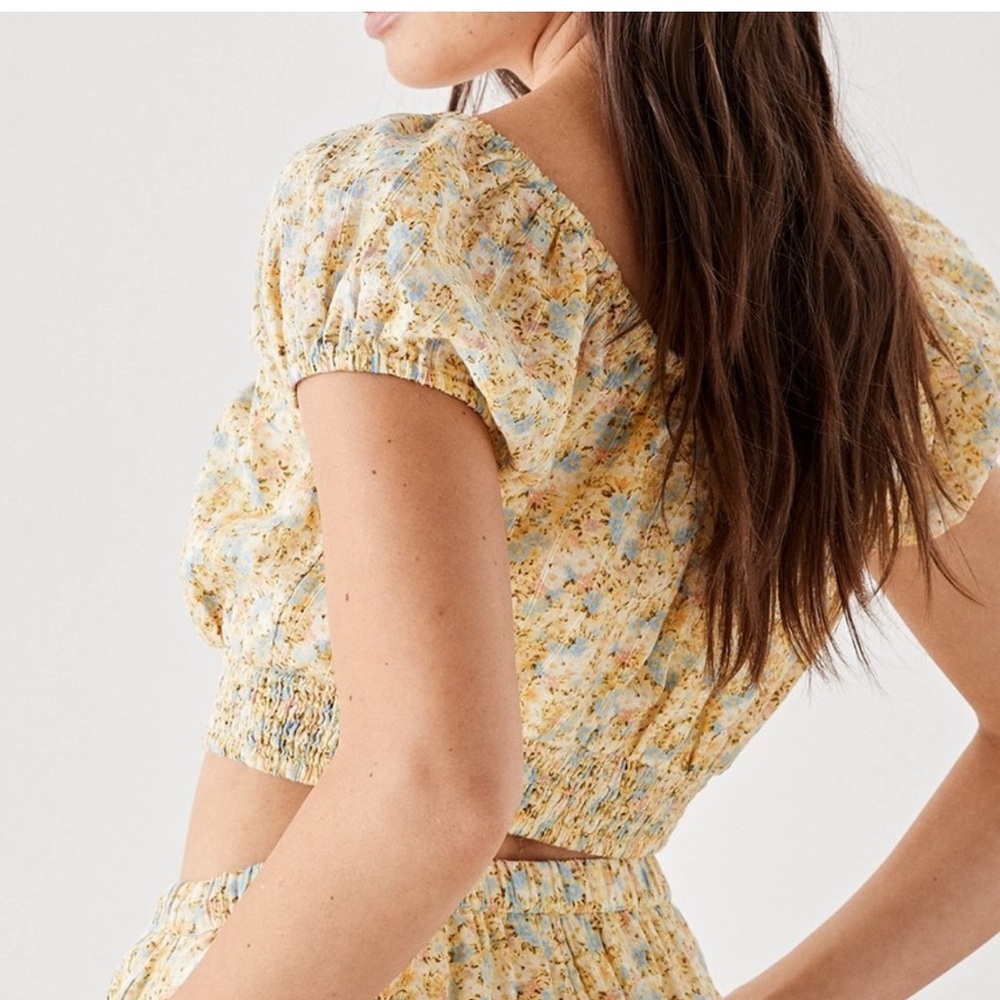 NWT American Eagle Outfitters floral crop top… - Picture 2 of 4